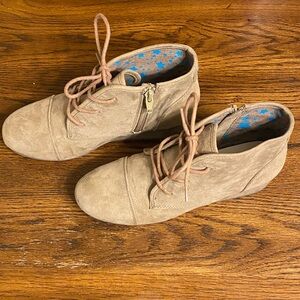 Cat & Jack Kids Tan Faux Suede Boots